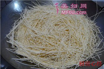 炒龙须挂面步骤11