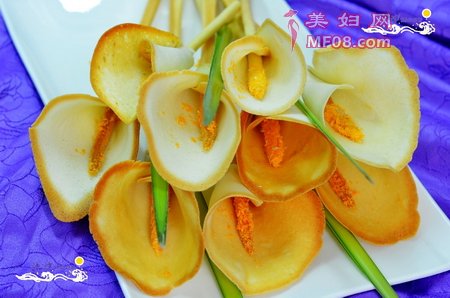 马蹄莲蛋卷的做法