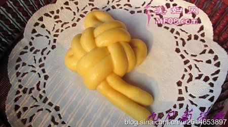 йỨ