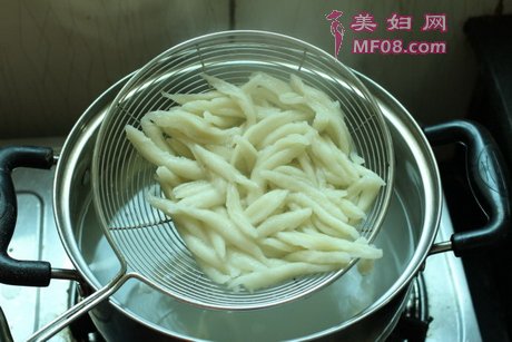 ⽴沽32