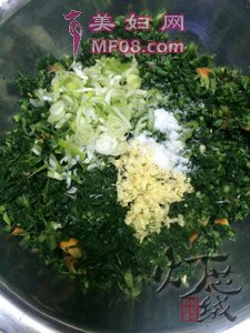 胡萝卜缨子豆沫就蜢子虾酱熥鸡蛋步骤4