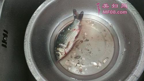 干锅鲫鱼的做法