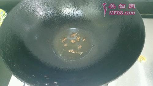 干锅鲫鱼的做法