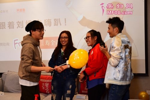 综艺王子刘维直播搞怪 千万点赞尽显高人气