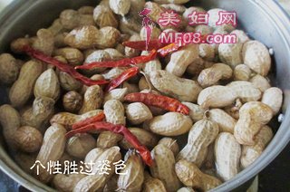 盐水花生的做法步骤：4
