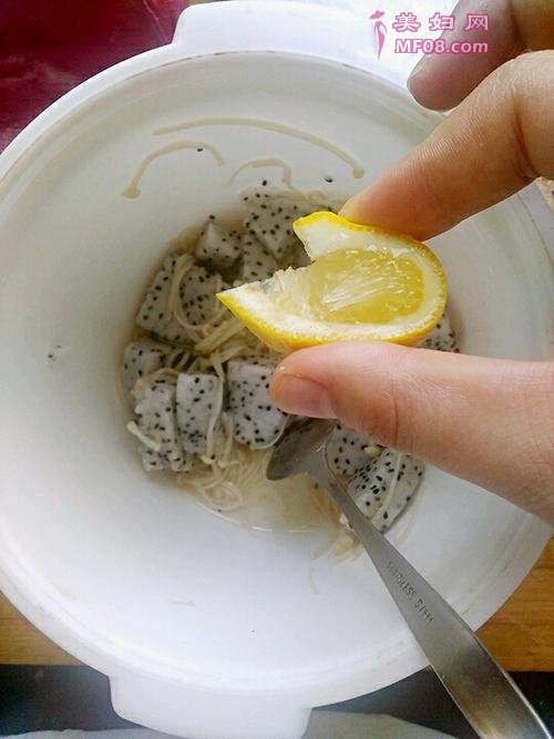 金针菇火龙果的做法