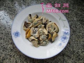 菠菜拌淡菜的做法步骤：2