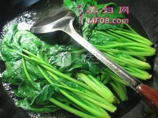 菠菜拌淡菜的做法步骤：3