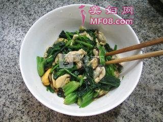 菠菜拌淡菜的做法步骤：11