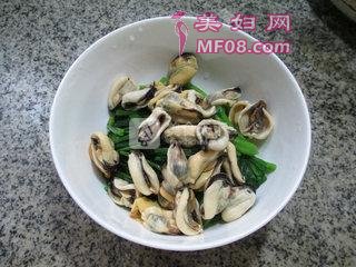 菠菜拌淡菜的做法步骤：6