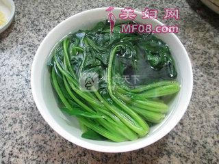 菠菜拌淡菜的做法步骤：4