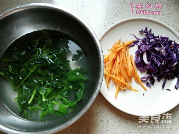 紫甘蓝拌穿心莲的做法