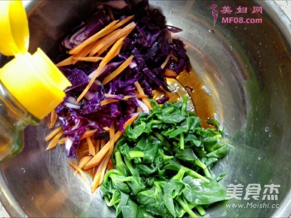 紫甘蓝拌穿心莲的做法