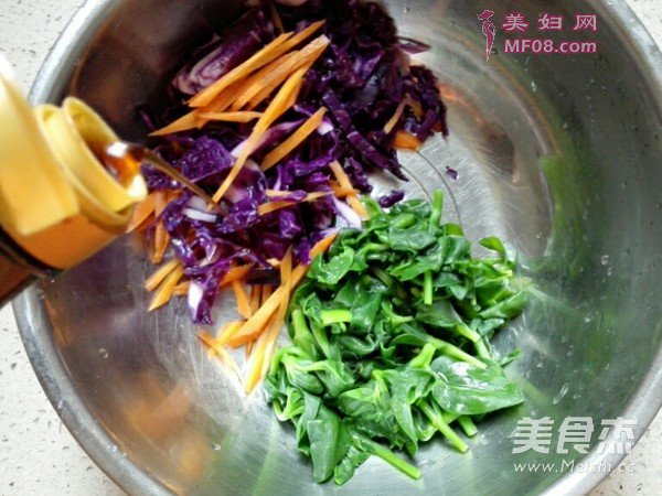 紫甘蓝拌穿心莲的做法