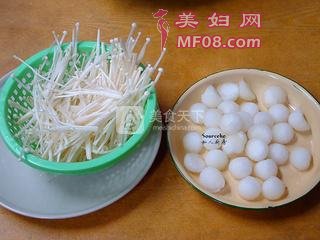 金针菇拌杂蔬的做法步骤：2