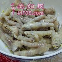 凉拌鸡脚的做法图解2