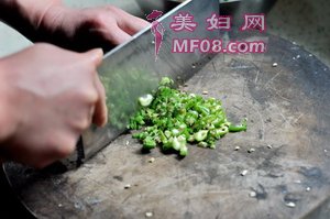 虎皮烧椒拌牛肚步骤4
