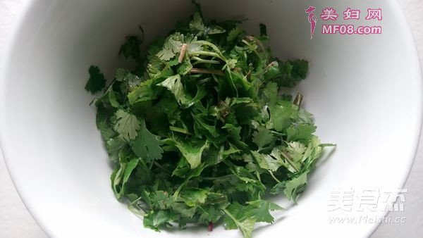 香菜拌豆豉的做法