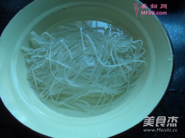 蒜汁拌粉丝的做法