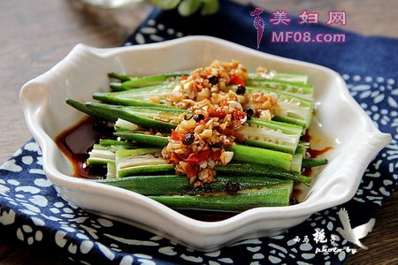 炝拌秋葵的做法