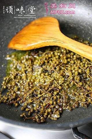 轷鼦