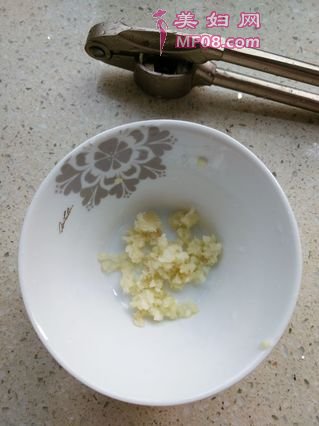 蒜香青豆拌金针菇