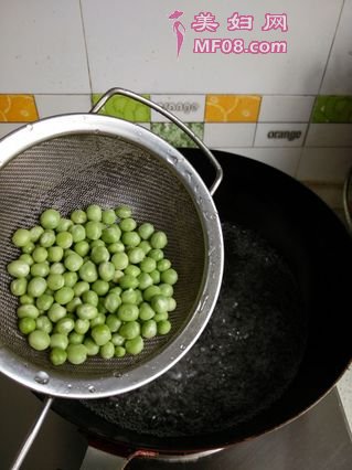 蒜香青豆拌金针菇