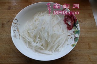 凉拌白萝卜丝