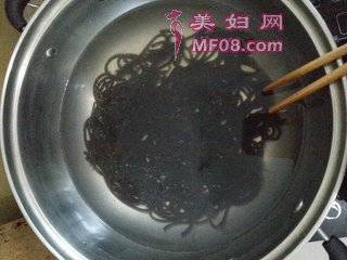 拌蕨根粉