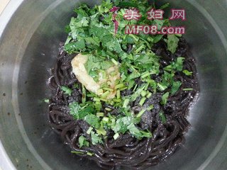 拌蕨根粉