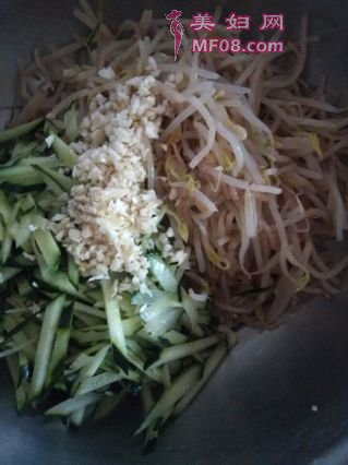 芝麻酱凉拌黄瓜豆芽菜