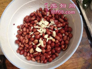 花生米拌香菜