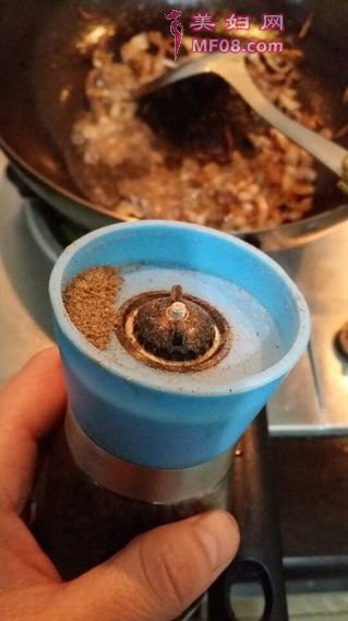 肉丝芹菜拌粉丝