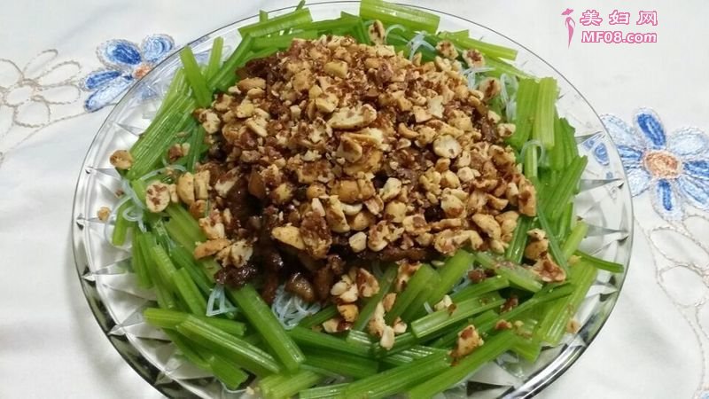 肉丝芹菜拌粉丝