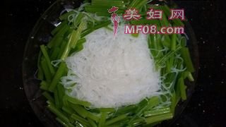 肉丝芹菜拌粉丝