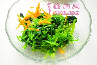 核桃菠菜塔