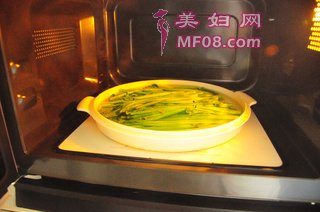 核桃菠菜塔