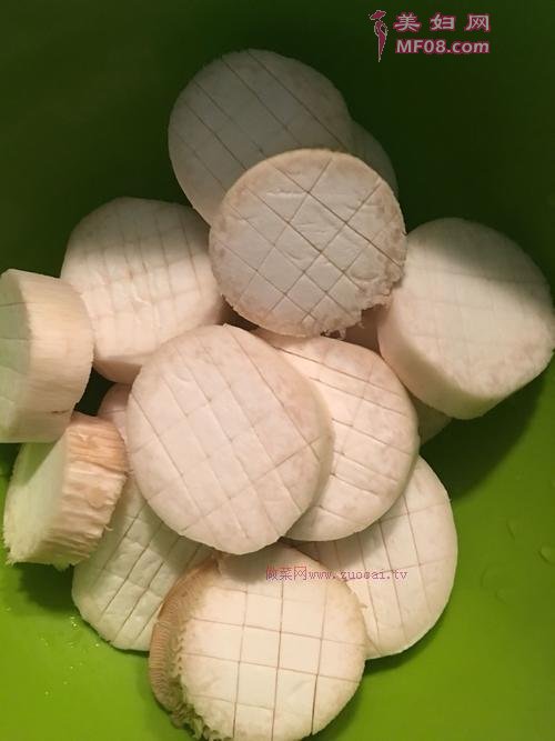 ӱ