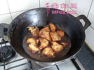 五香熏鱼 —— 如何对付一条七、八斤的大草鱼的做法步骤：7