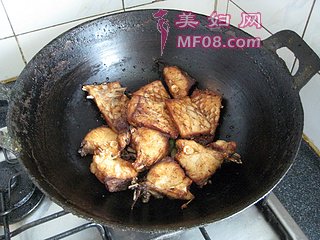 五香熏鱼 —— 如何对付一条七、八斤的大草鱼的做法步骤：6