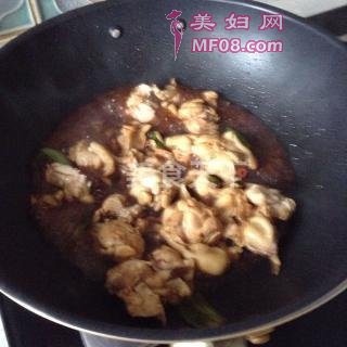 小鸡炖蘑菇的做法步骤：5