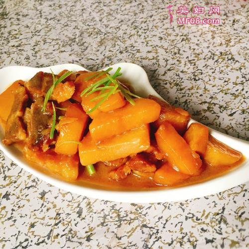 腊肉炖土豆的做法