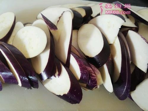 五花肉烧茄子的做法