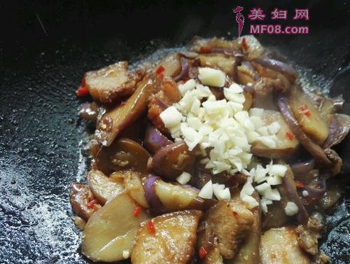 五花肉烧茄子的做法