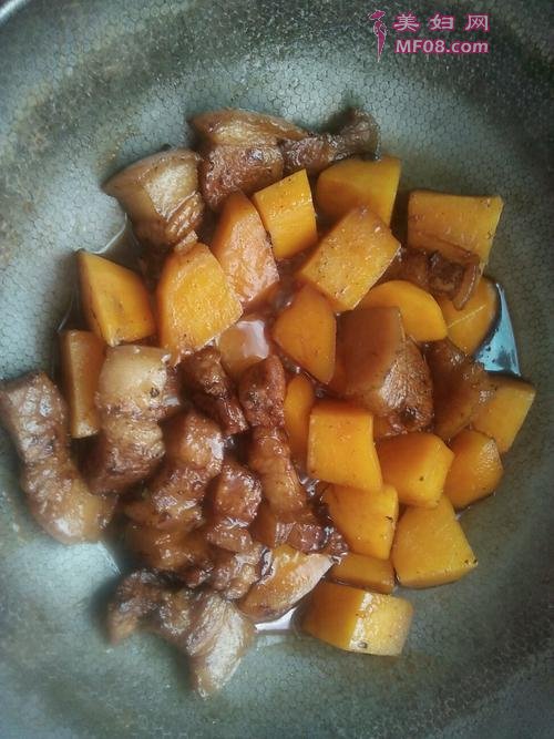 红薯烧肉的做法