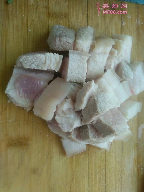 红薯烧肉的做法