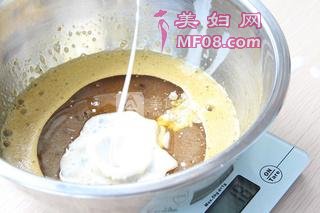最适合女神滋补的蛋糕--红糖红枣戚风蛋糕的做法步骤：2