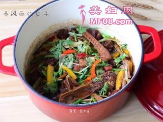 无水子姜闷鸭#厨房致欲系#的做法步骤：7