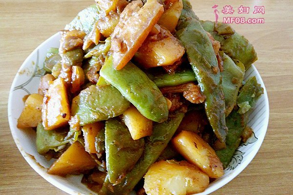 豆角五花肉炖土豆的做法
