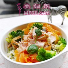 奶汁鲑鱼炖饭的做法